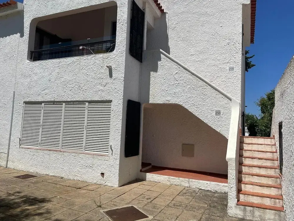 Nice Terrace Pool Studio