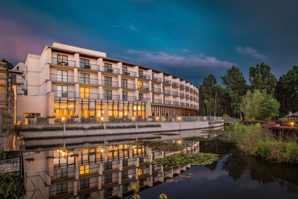 Holiday Inn Resort Warszawa Józefów**** by IHG