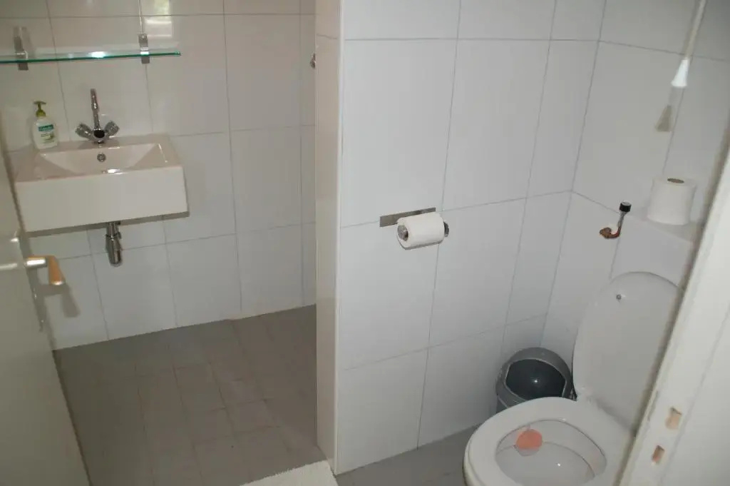 Comfort room