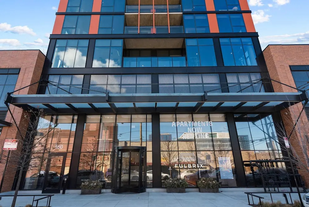 Cloud9 4apt in Building Fultonmkt The Cubist