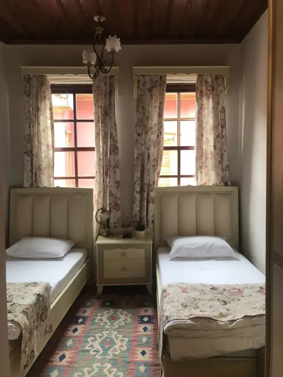 Standard Double room with city view (twin beds)