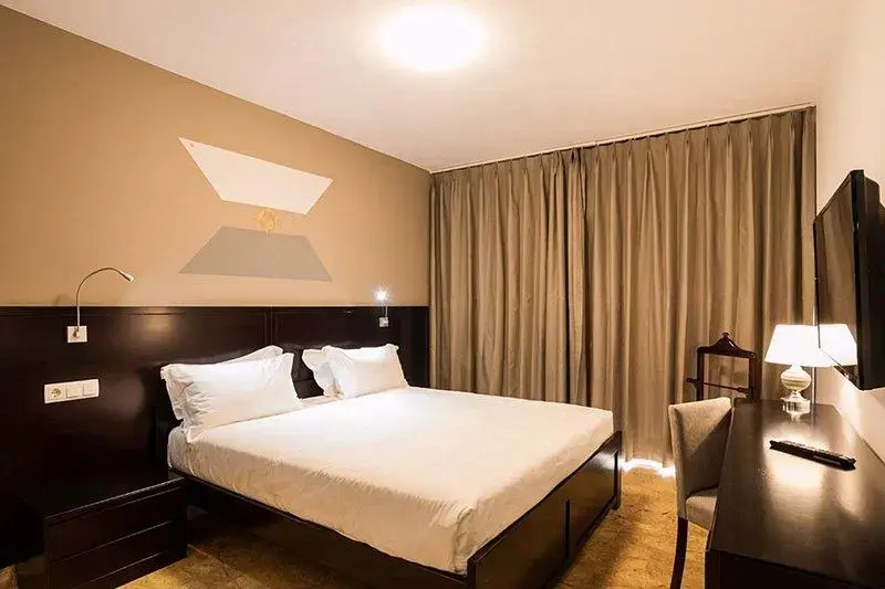 Standard Quadruple room with view (full double bed)