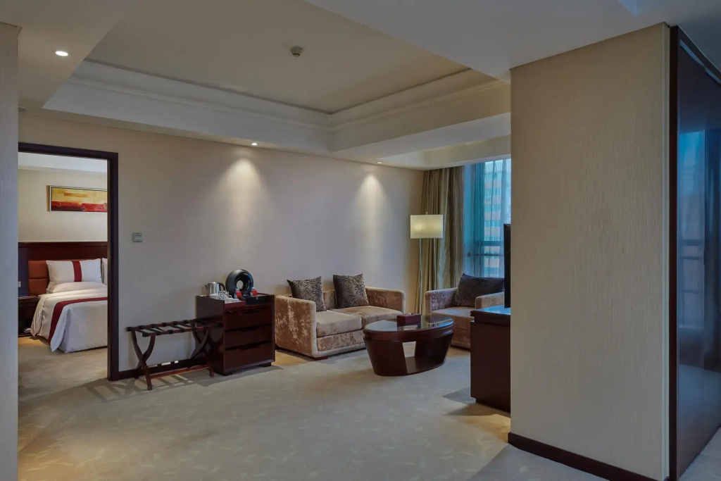 Deluxe Suite