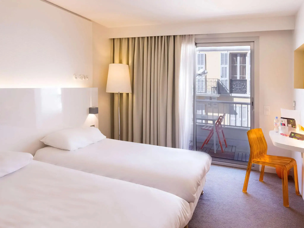Standard Double room with balcony (twin beds)