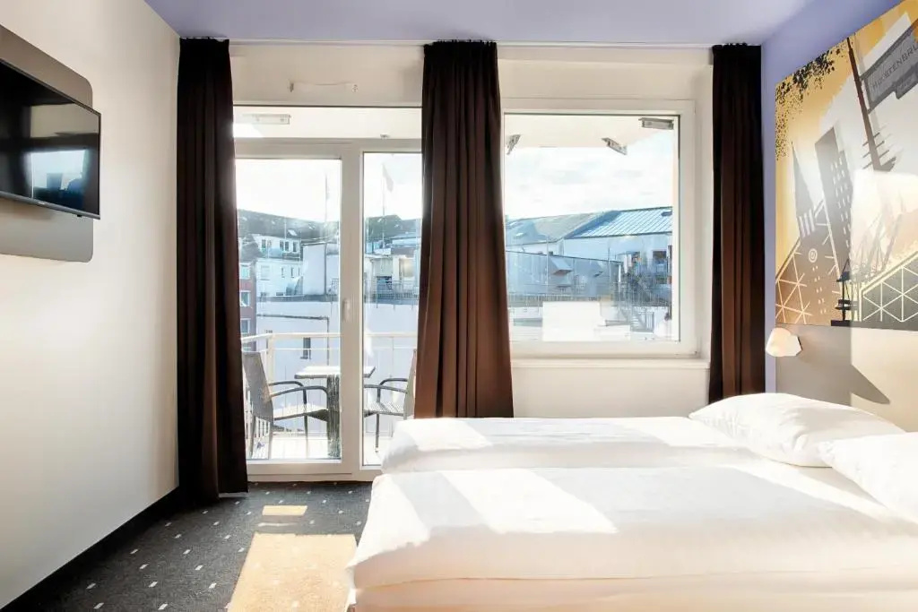 Standard Double room (full double bed)