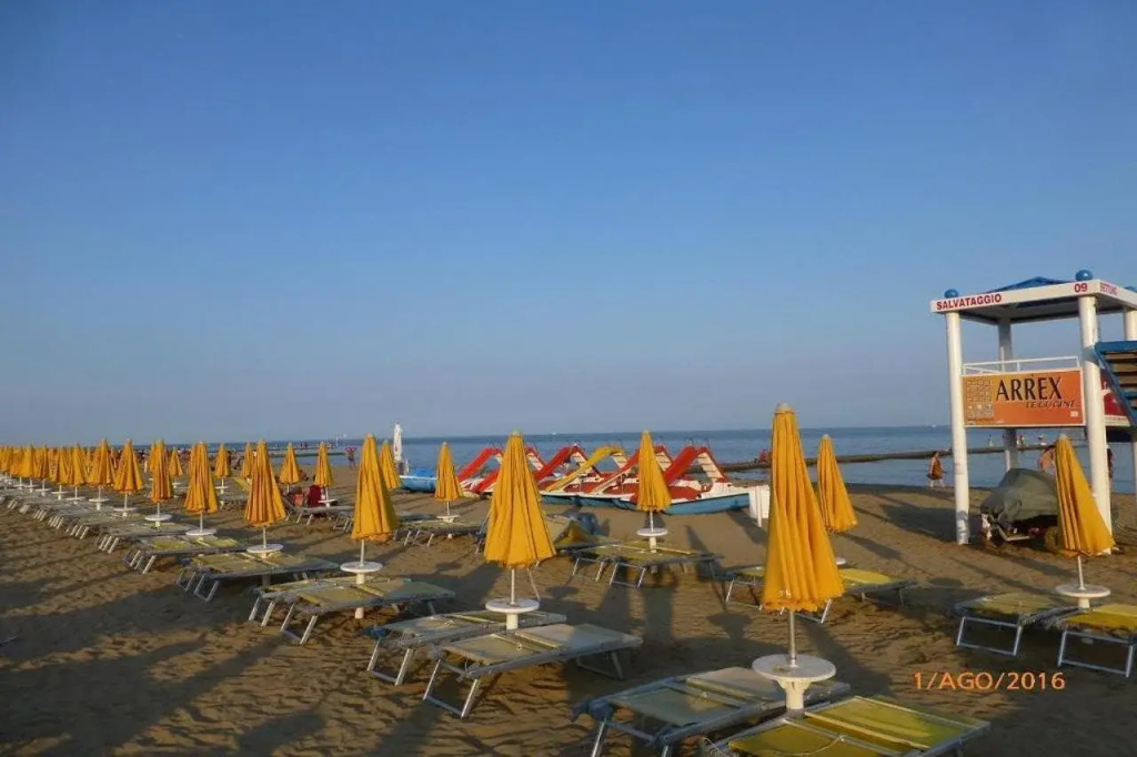 Beach & Waterfront