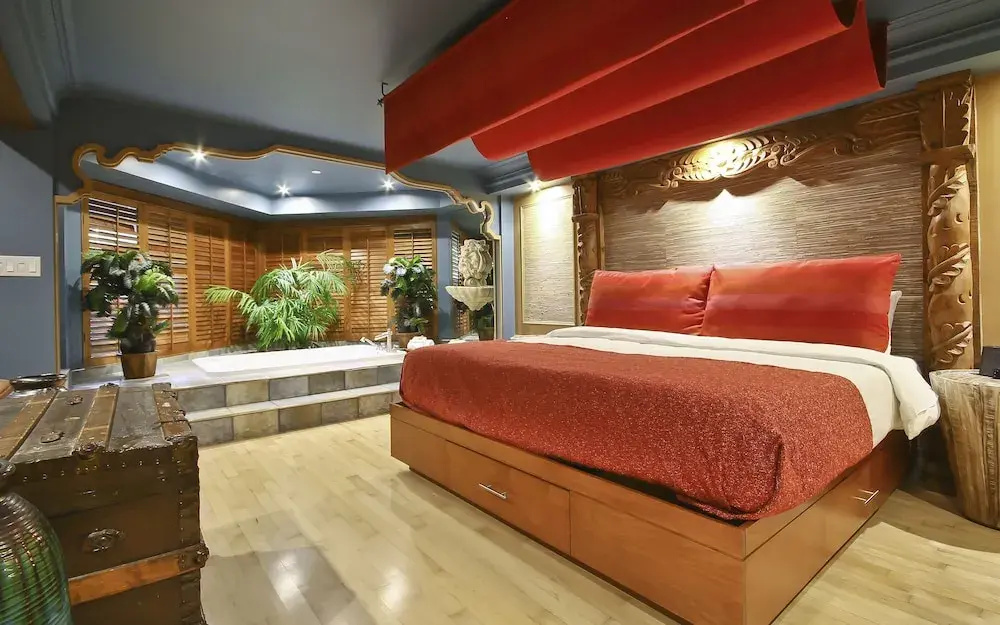 Double Suite with balcony (full double bed)