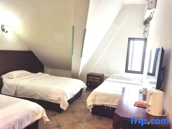 Bed in Dorm (female dorm)