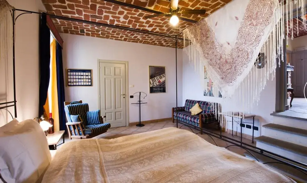 Classic Double room (full double bed)