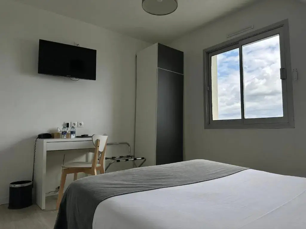 Standard Double room with sea view (full double bed)