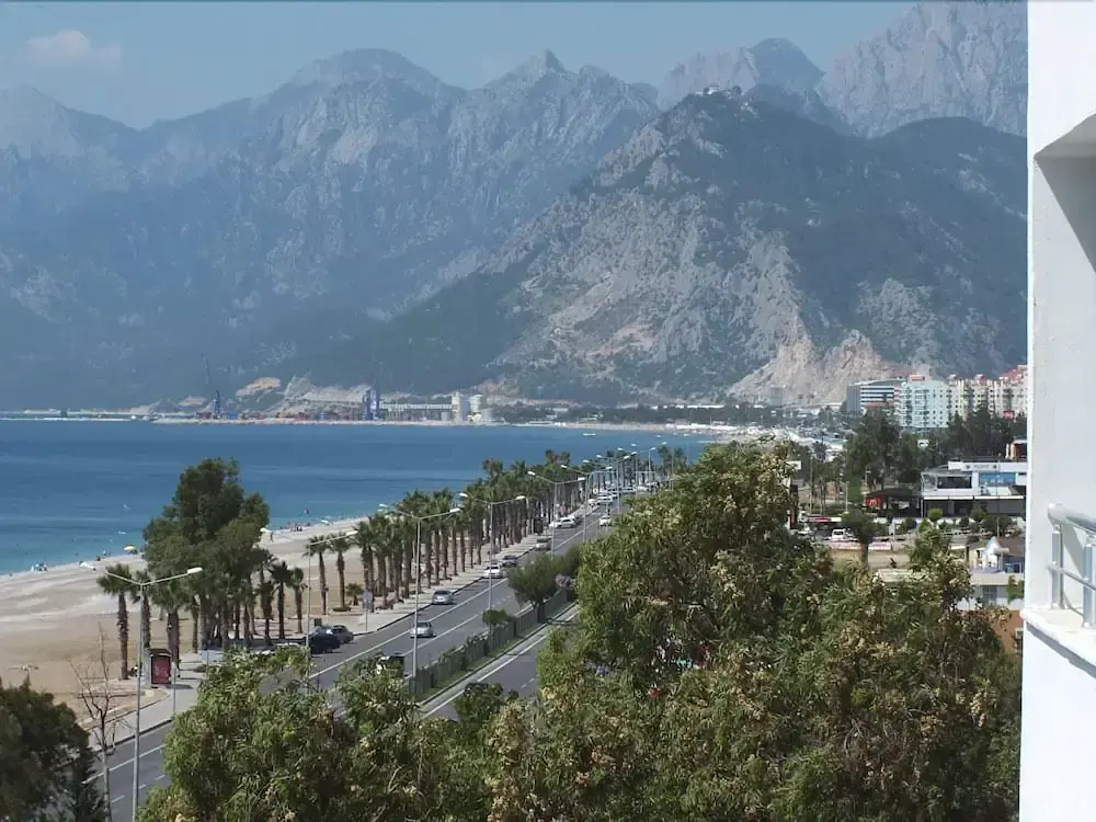 Beach & Waterfront