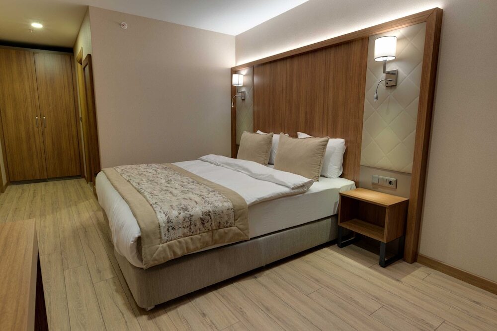 Istport Hotel (By Ostrovok