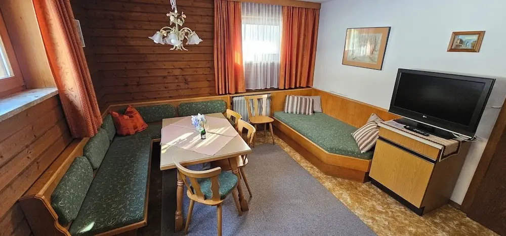 2 Bedrooms Comfort Apartment with mountain view