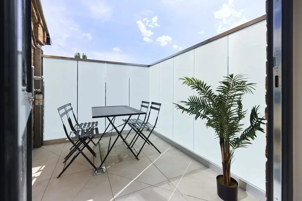 Putney Terrace Apartment