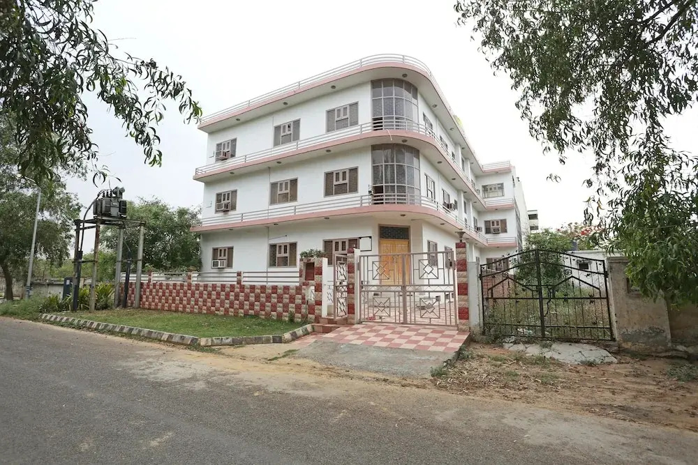 The Nest By OYO Rooms