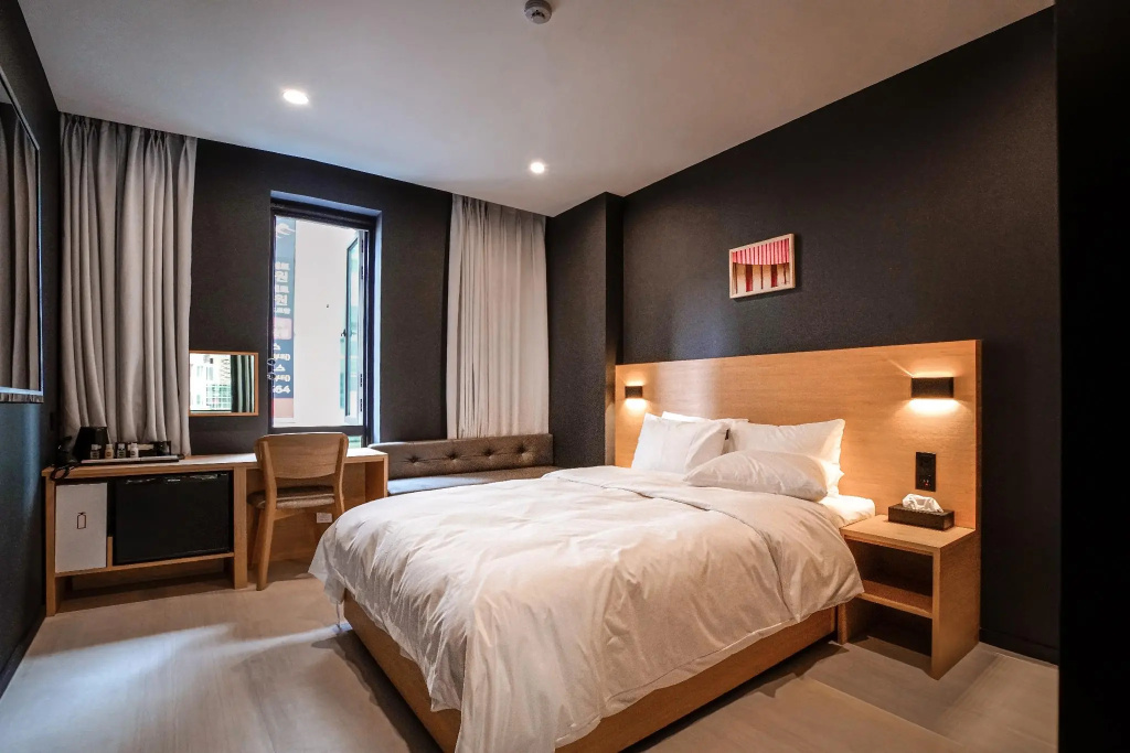 Standard Double room (full double bed)