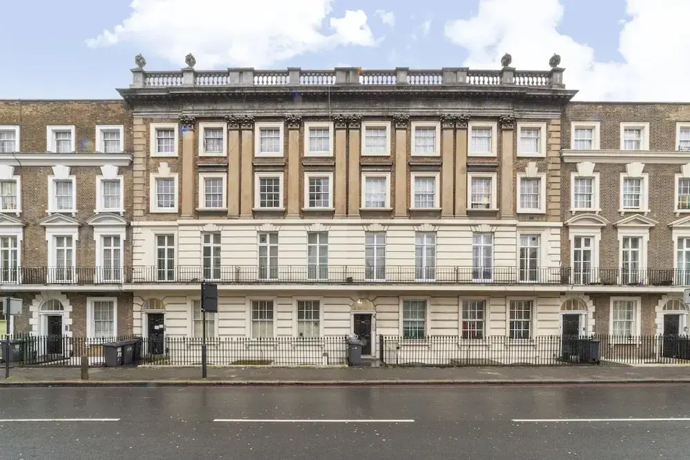 Spacious 3-bed flat by popular Waterloo