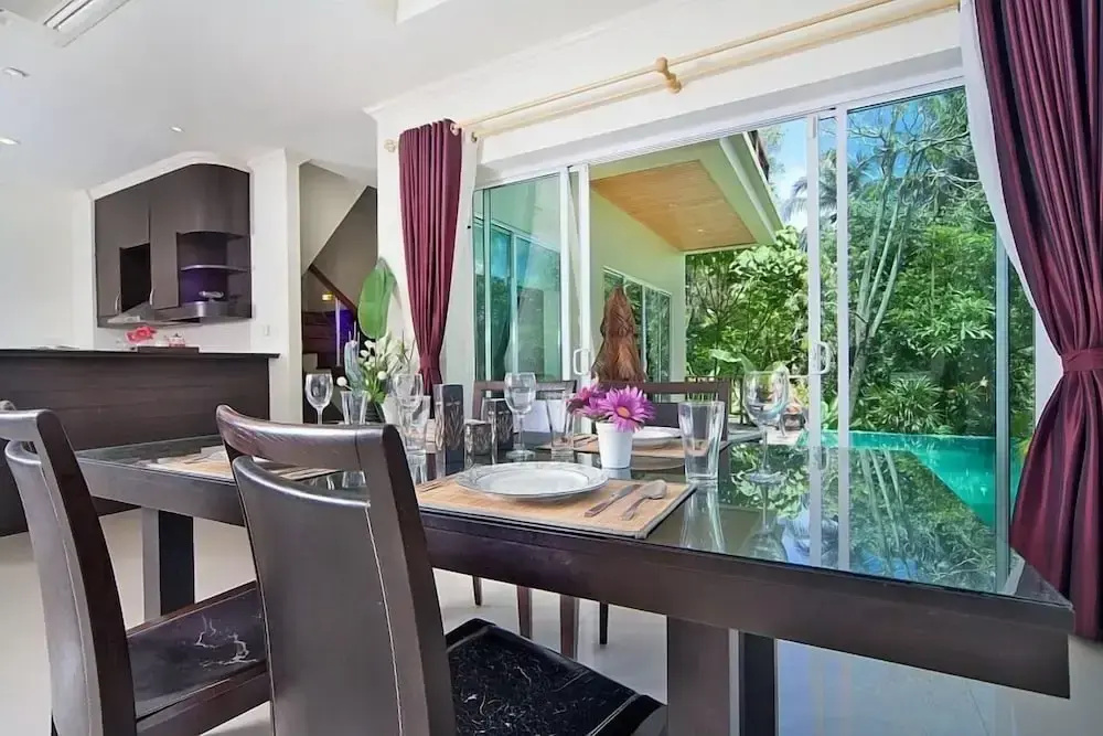 3 Bedrooms Villa with balcony