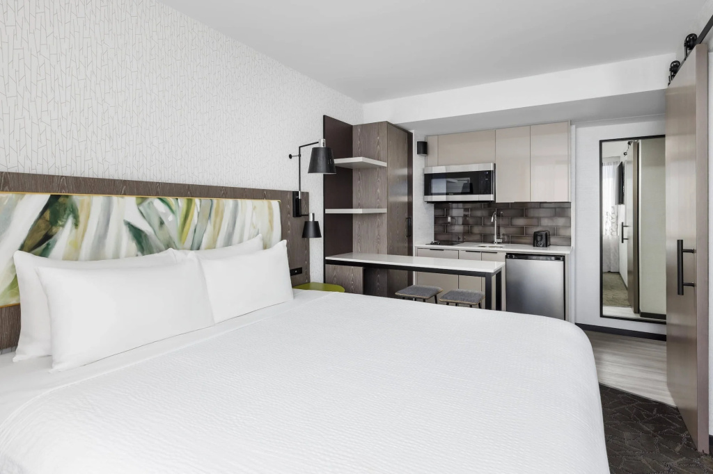 Отель TownePlace Suites by Marriott New York Manhattan/Chelsea в Нью-Йорке