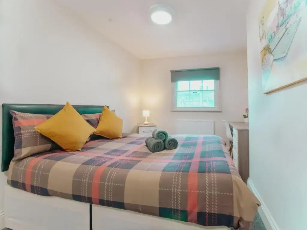3 Bedrooms Apartment