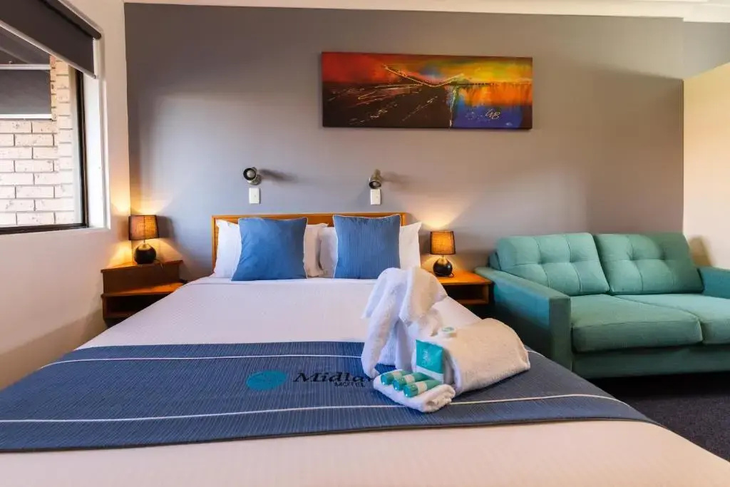 Standard Double room with pool view (twin beds)