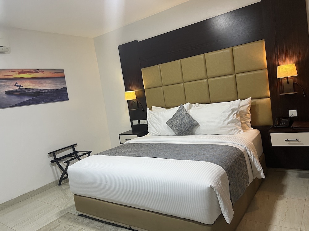Rollace Hotel Lagos INTL — 4