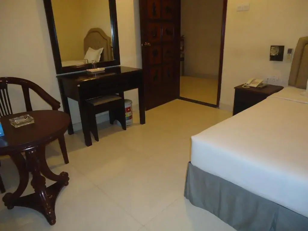 Deluxe Double room (full double bed)