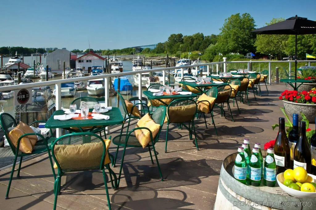 Radisson Blu Vancouver Airport Hotel & Marina - фото 48