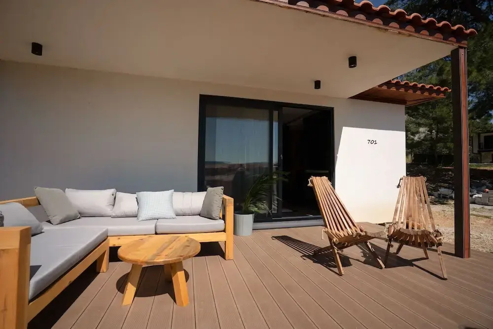 Suite with water view