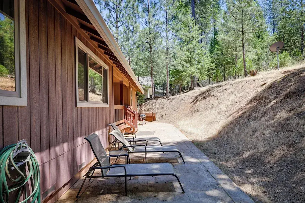 Groveland Vacation Rental Near Pine Mountain Lake!