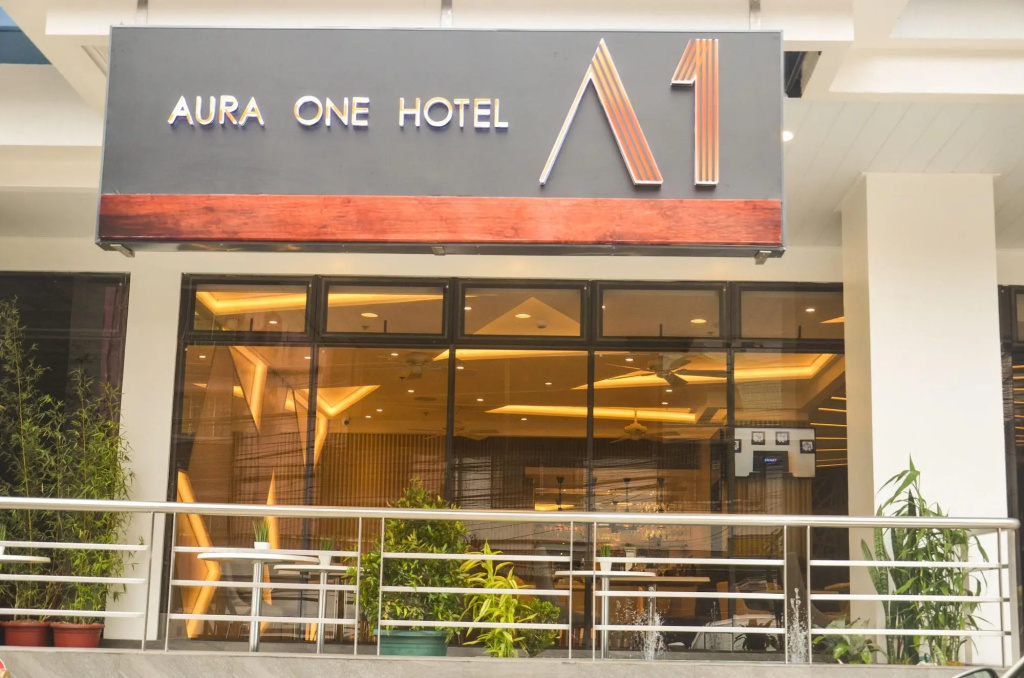 Aura One Hotel