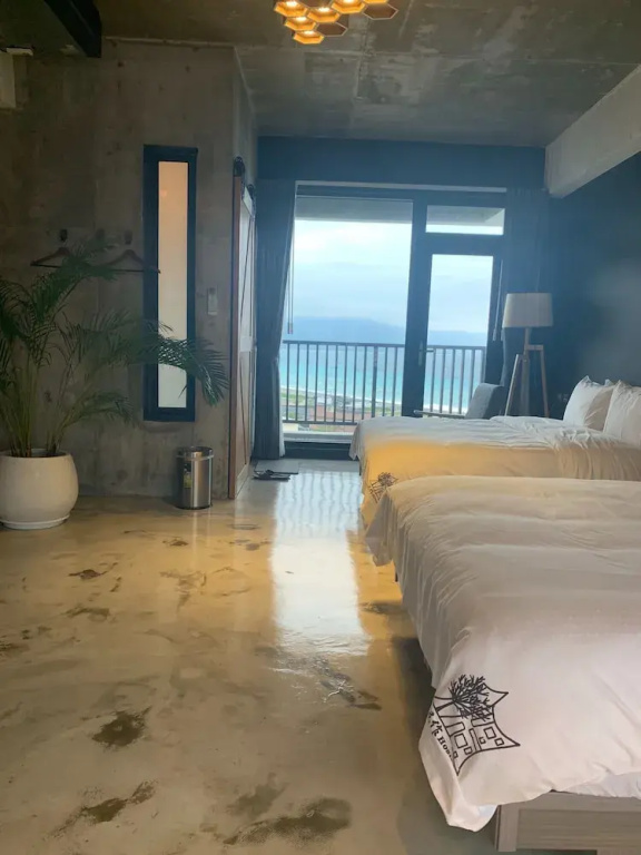 Deluxe Quadruple room with balcony and with ocean view