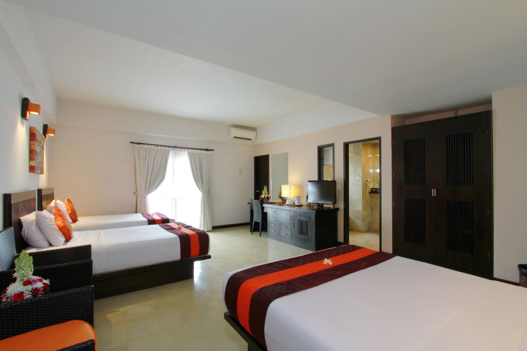 Отель The Lokha Legian Resort & Spa в Куте