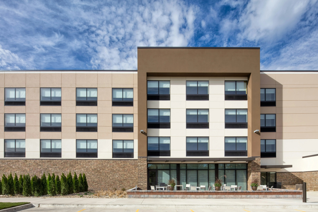 Holiday Inn Express & Suites East Peoria - Riverfront by IHG