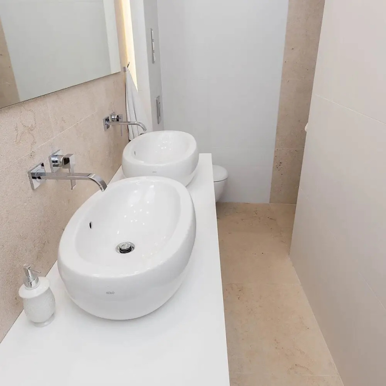 3 Bedrooms Apartment with balcony and with courtyard view