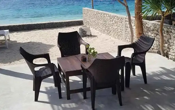 Food & Beverage