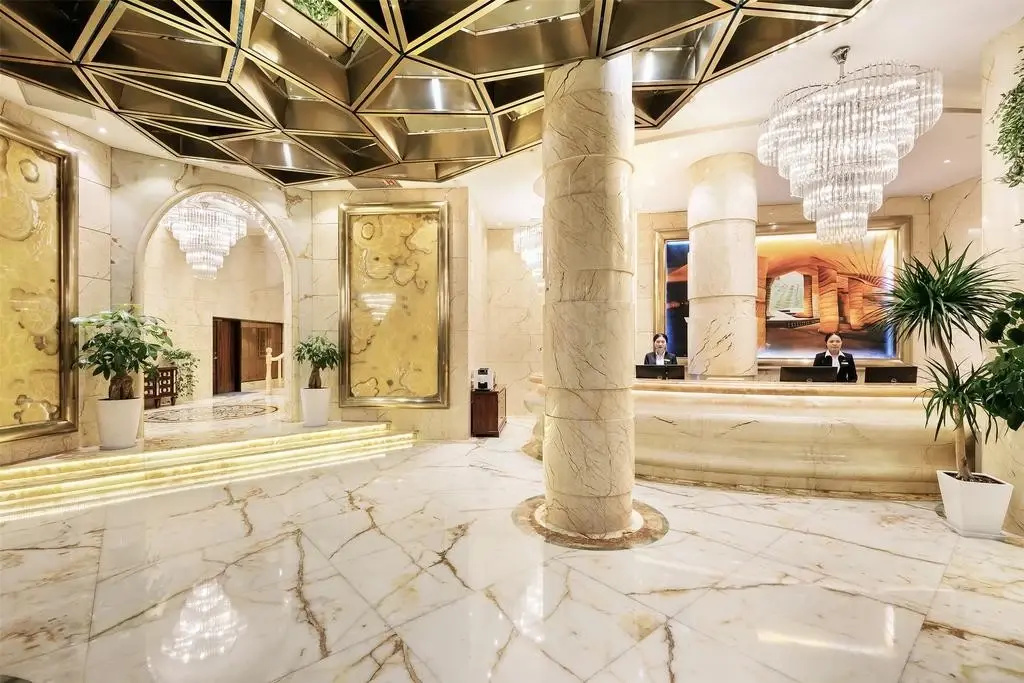 Lobby & Reception