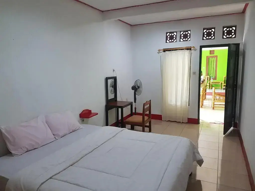 Standard Double room (full double bed)