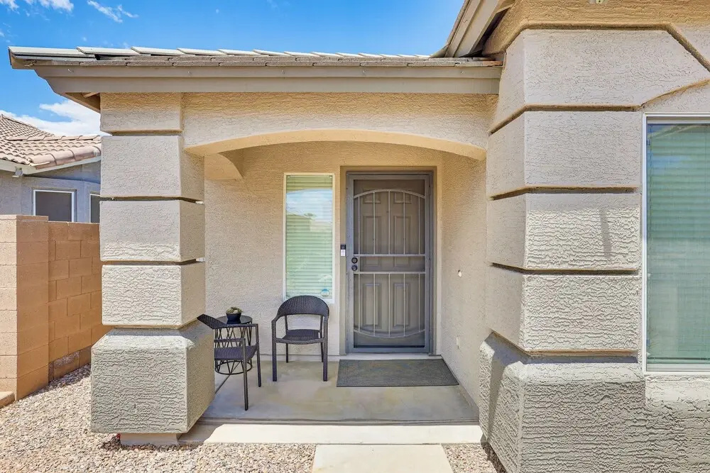 Private Pool & Patio: Home in Surprise!