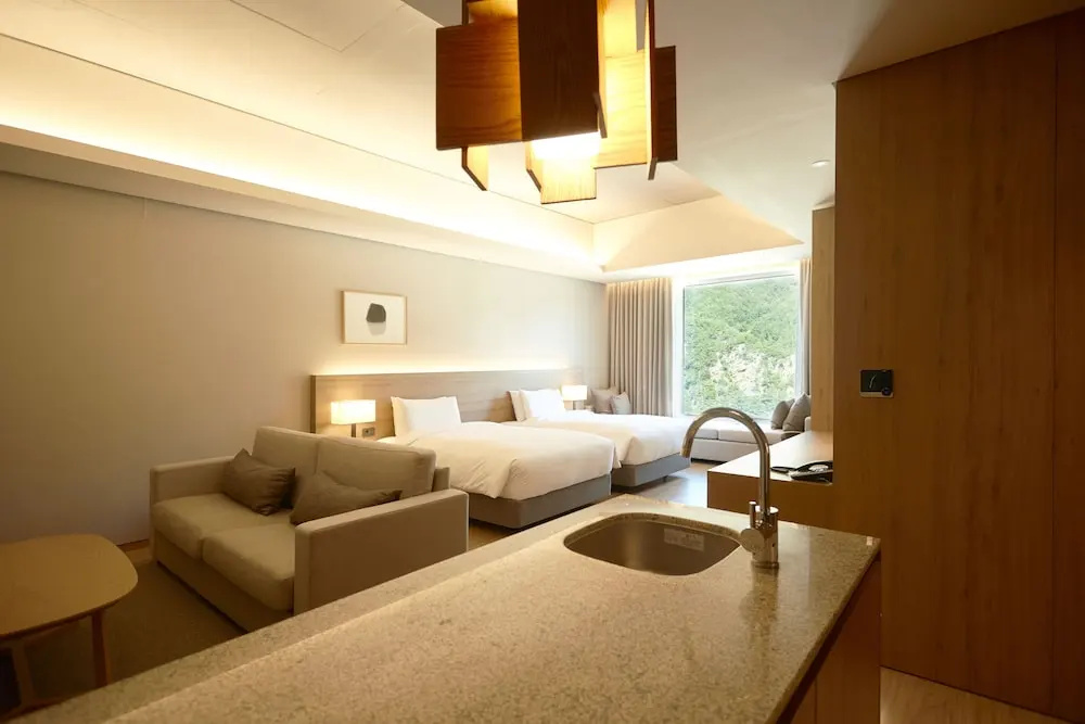 Double Suite (twin beds)