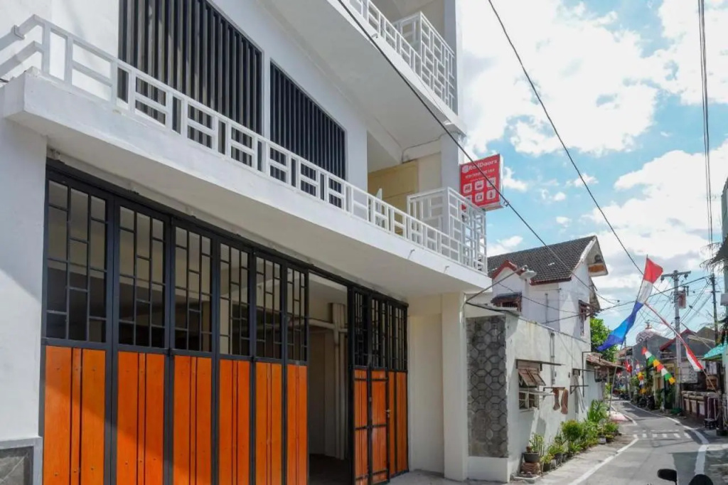 Hotel O near Pasar Gede Solo formerly In