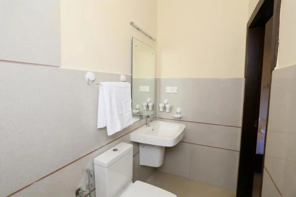 Deluxe Double room (full double bed)