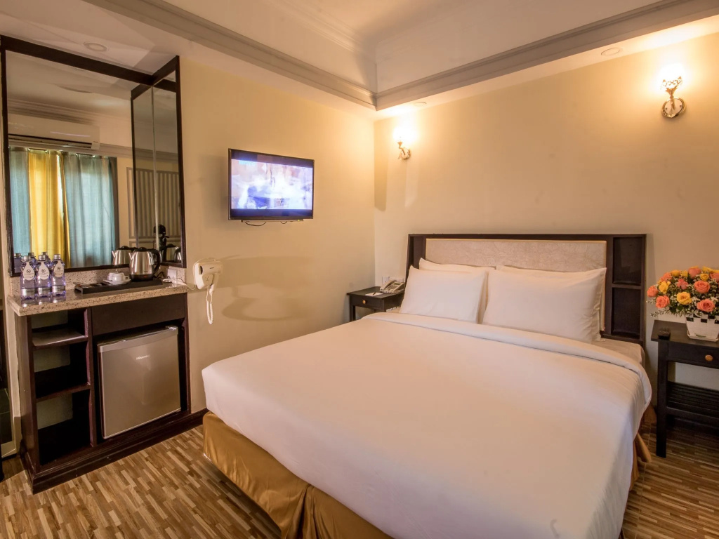 Deluxe Double room (full double bed)