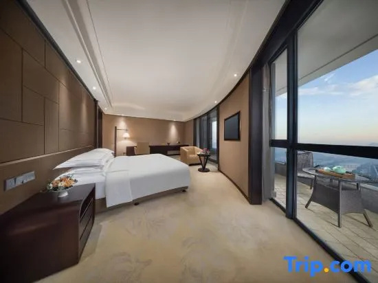 Deluxe Suite with river view