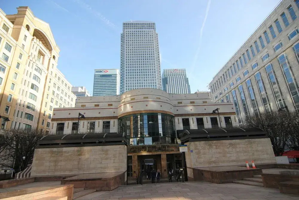 Canary Wharf - Corporate Riverside Apartments