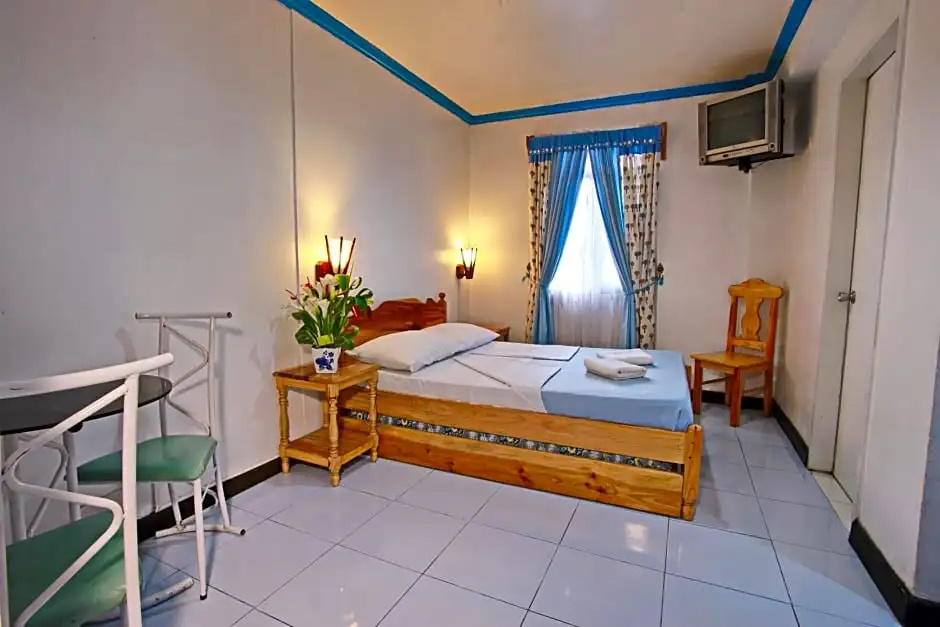 Deluxe Double room (full double bed)