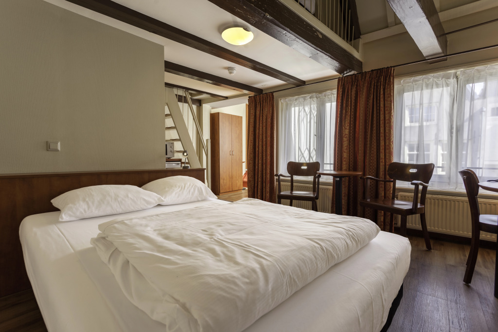 A-Train Hotel by null