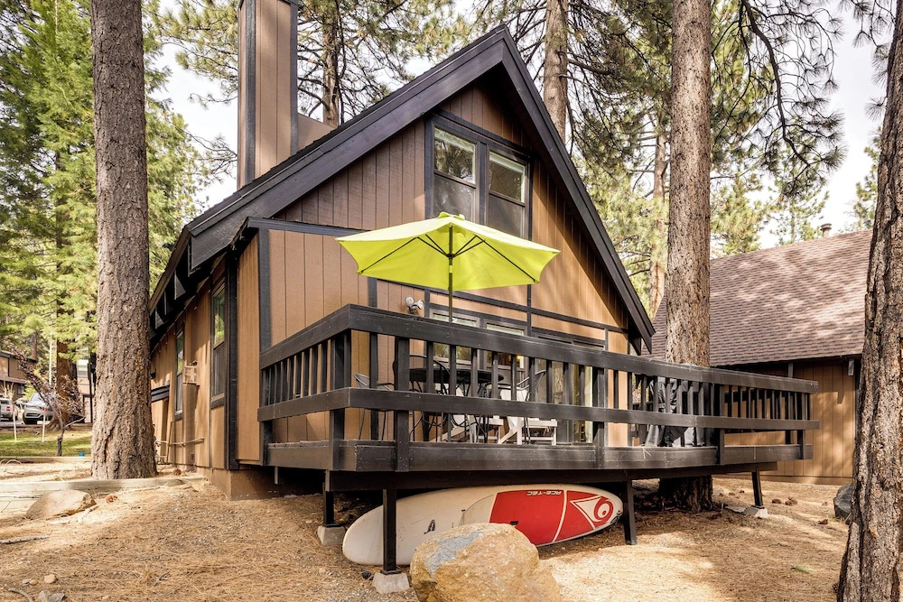 2 Mi to Lake Tahoe! All-season Extended Getaway
