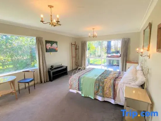Calm Swan Villa