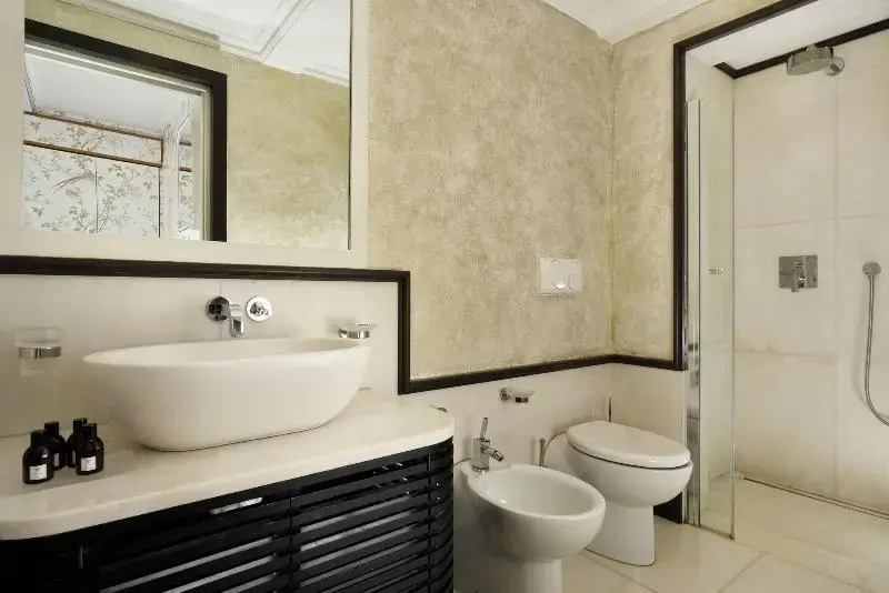 Double Junior Suite with city view (full double bed)